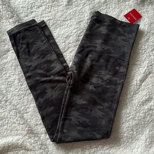 SPANX Look At Me Legging